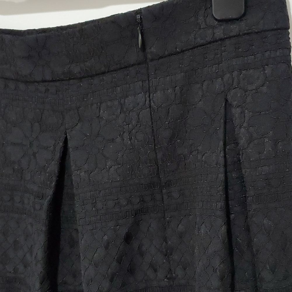 𝅺le chateau 33" waist black floral design skirt - Picture 3 of 5